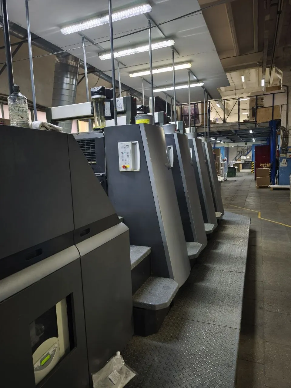 Печатные секции Heidelberg CD 74 в цехе Paketera